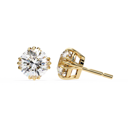 Classic Diamond Stud Earrings with Prong Setting – Timeless Elegance